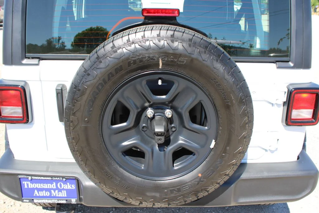 New 2026 Bright White Clear-Coat Exterior Paint Jeep Sport image 9