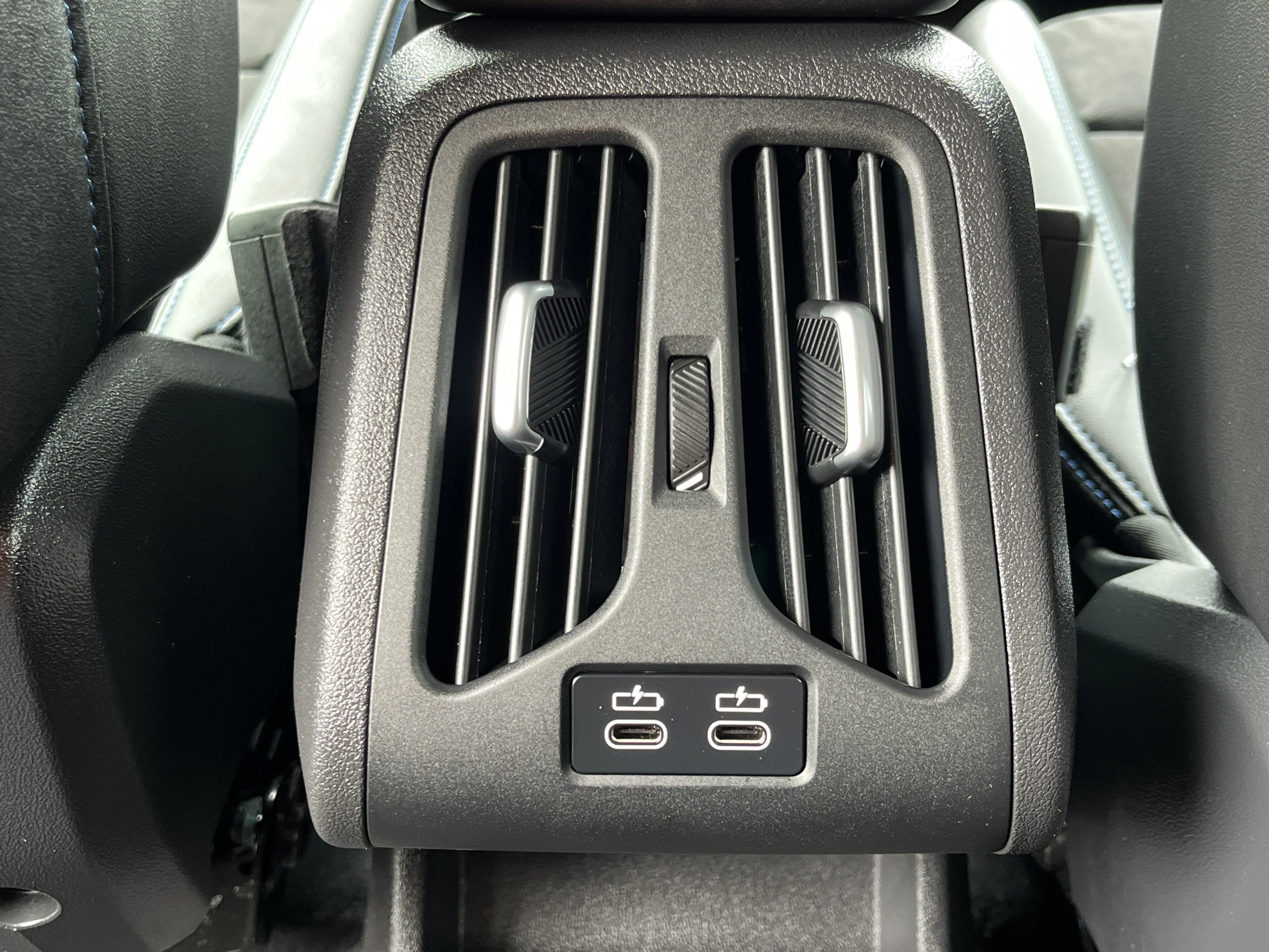 2025 BMW X1 28i - Photo 21
