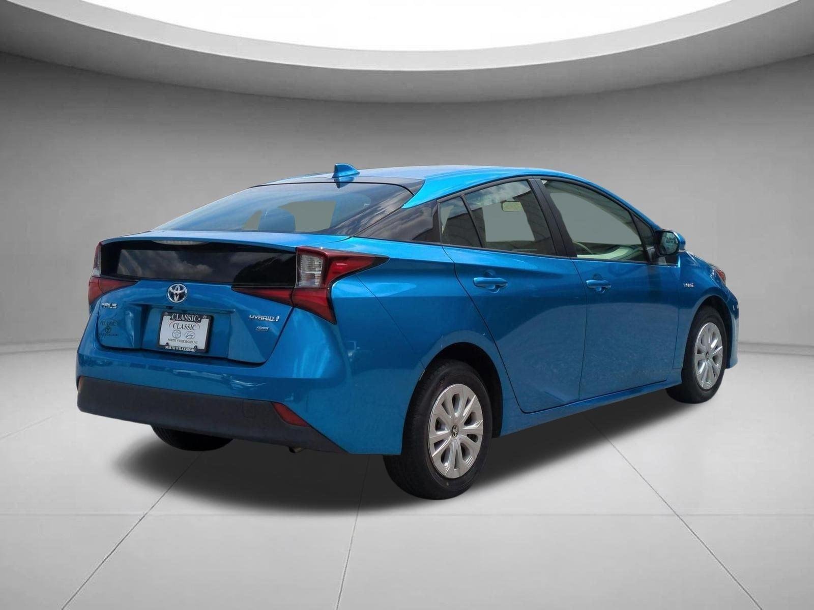 Used 2020 Electric Storm Blue Toyota XLE image 5