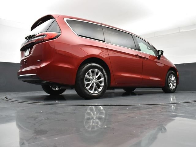 2026 Chrysler Pacifica Select - Photo 21