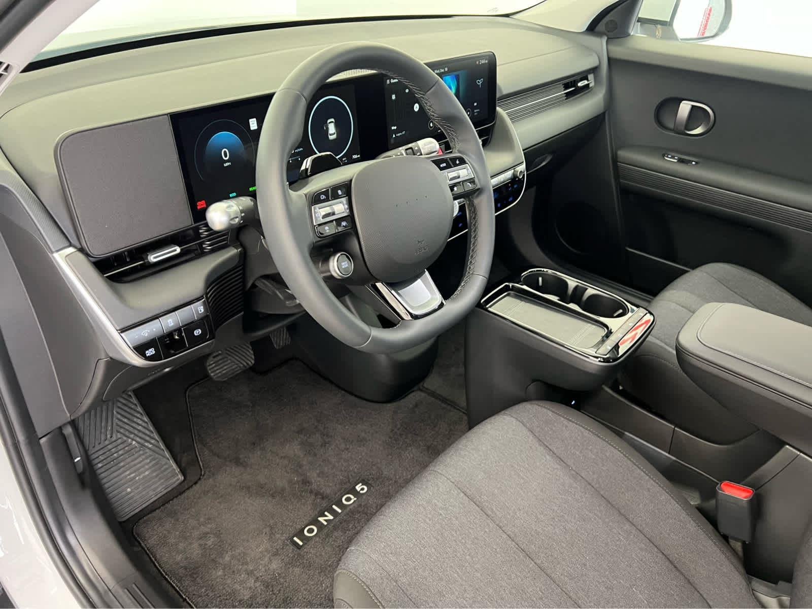 Used 2025 Atlas White Hyundai SE image 13