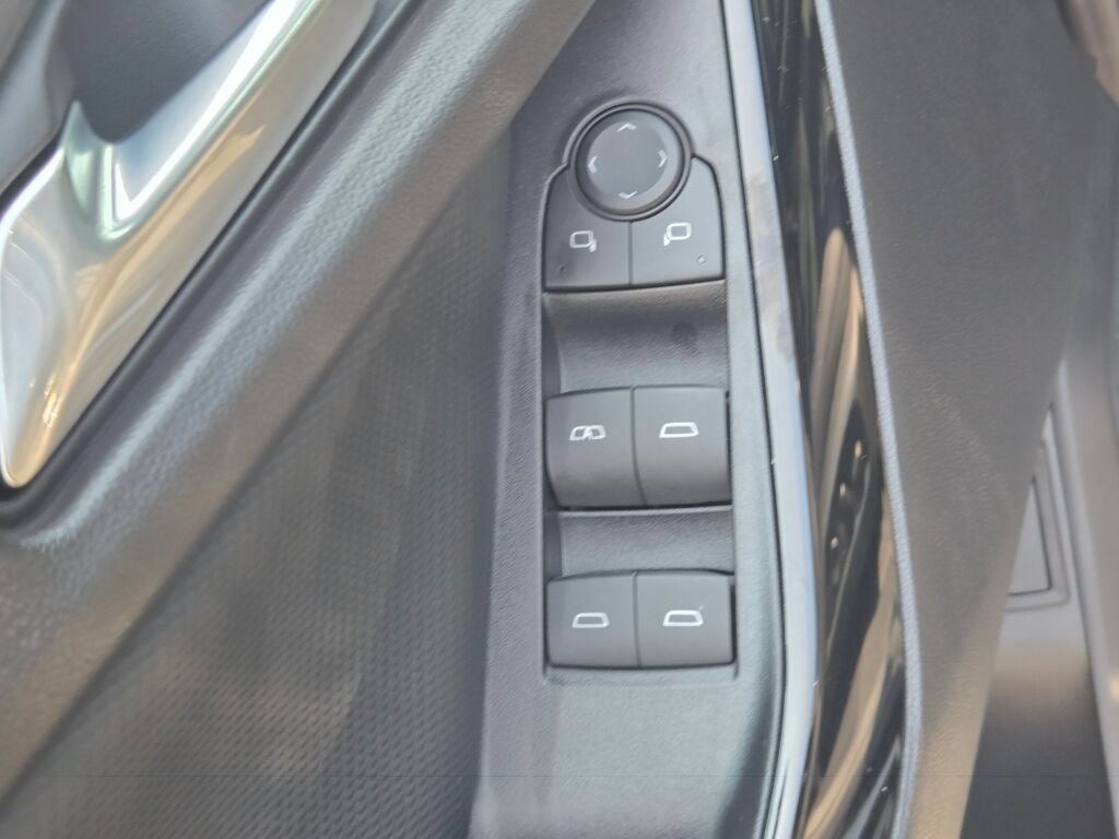 2027 Chevrolet Equinox LT - Photo 20