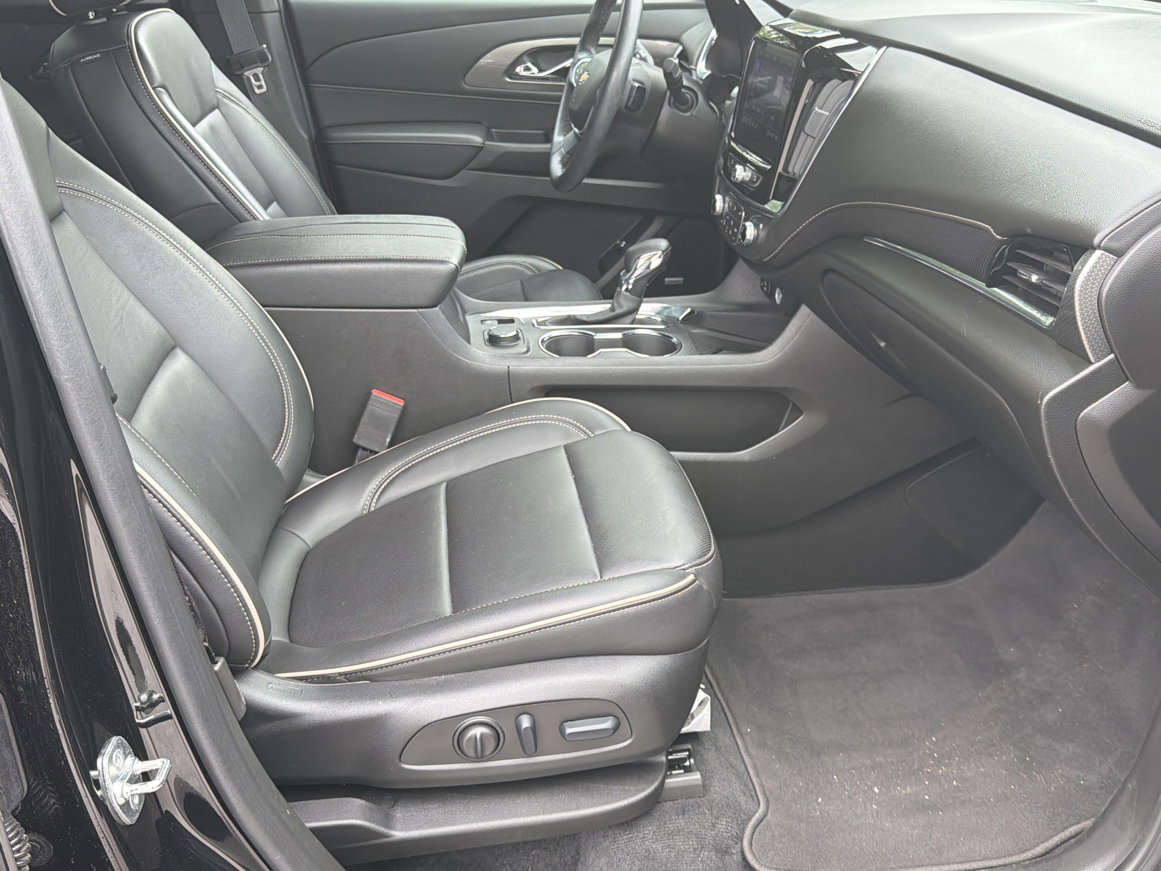 2023 Chevrolet Traverse Premier - Photo 13