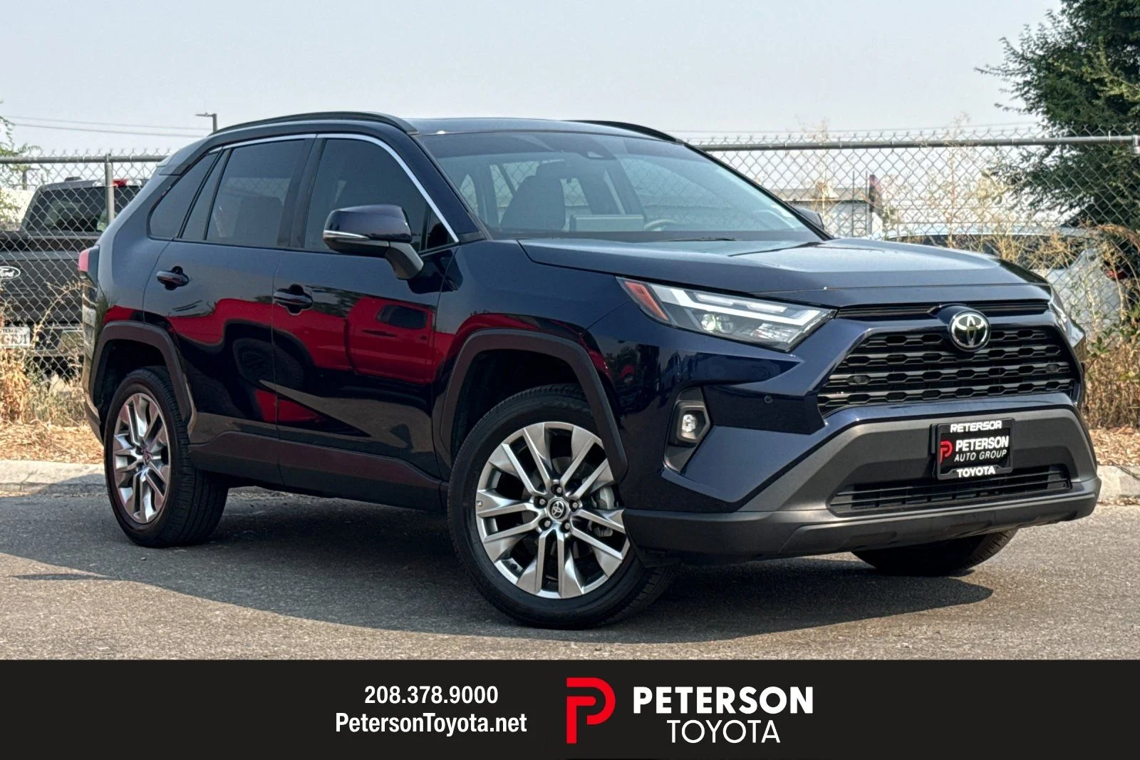 Used 2025  Toyota XLE Premium image 1