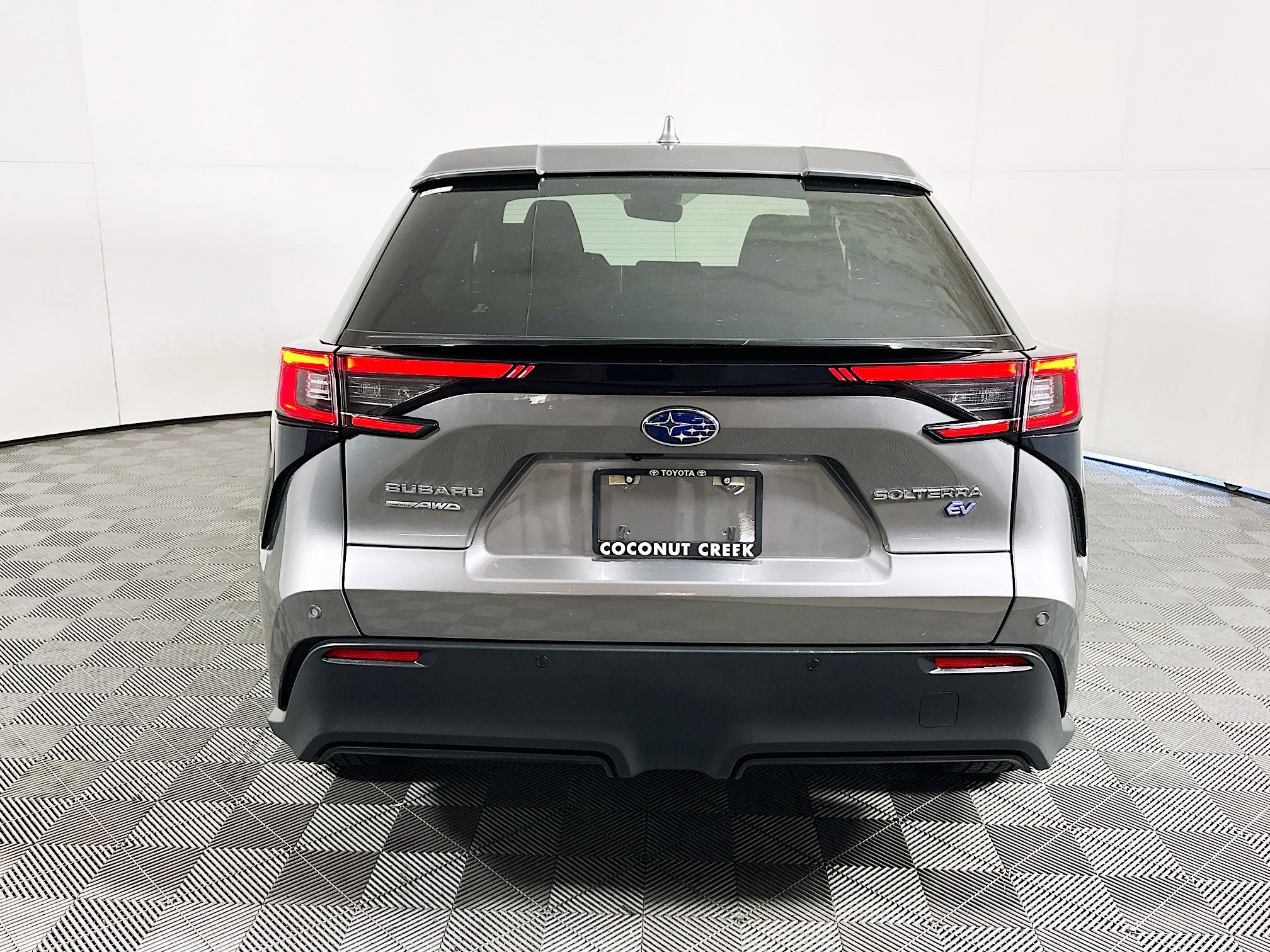 2023 Subaru Solterra thumbnail 6