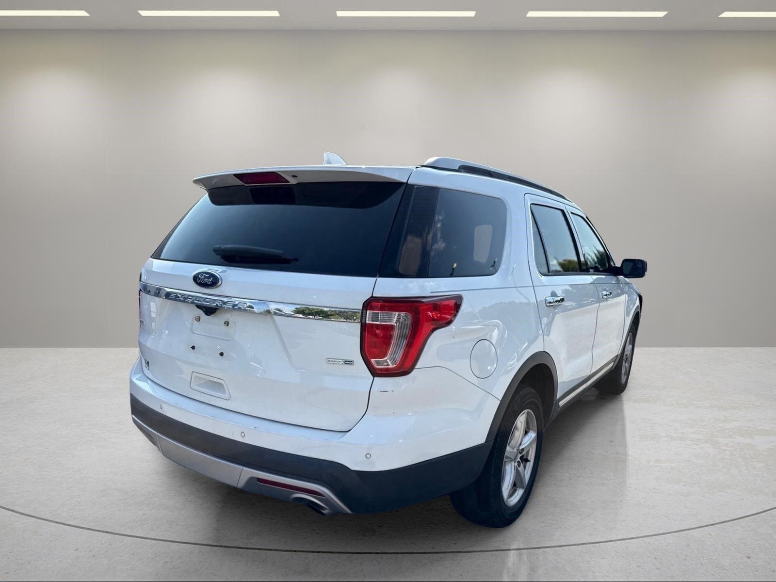 Used 2016 Oxford White Ford XLT image 17
