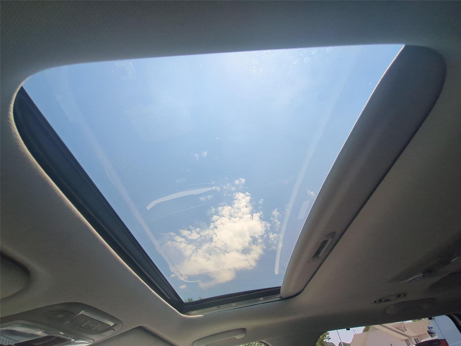 Used 2022 Glacial White Pearl Kia SX image 32