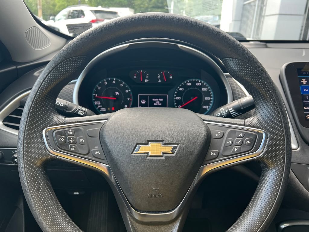 Used 2025 Summit White Chevrolet LT image 15