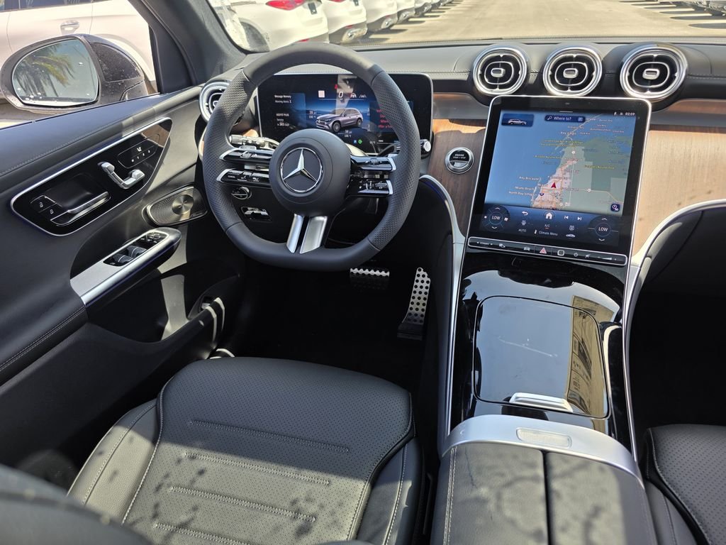 New 2026 Polar White Mercedes-Benz GLC 300 image 10
