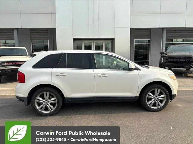 Used 2011 White Ford Limited image 4