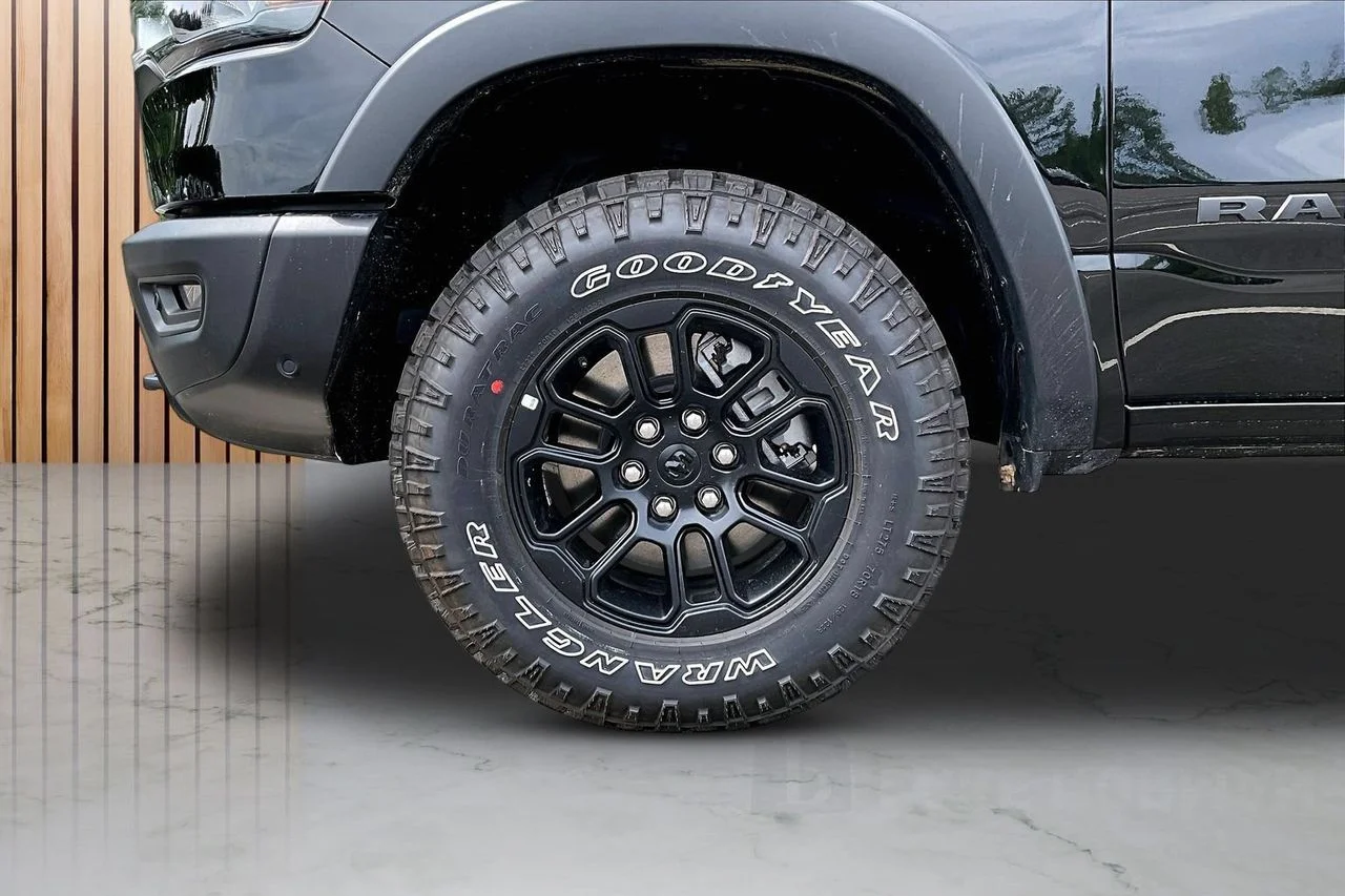 New 2026 Diamond Black Crystal Pearl-Coat Exterior Paint RAM Rebel image 32