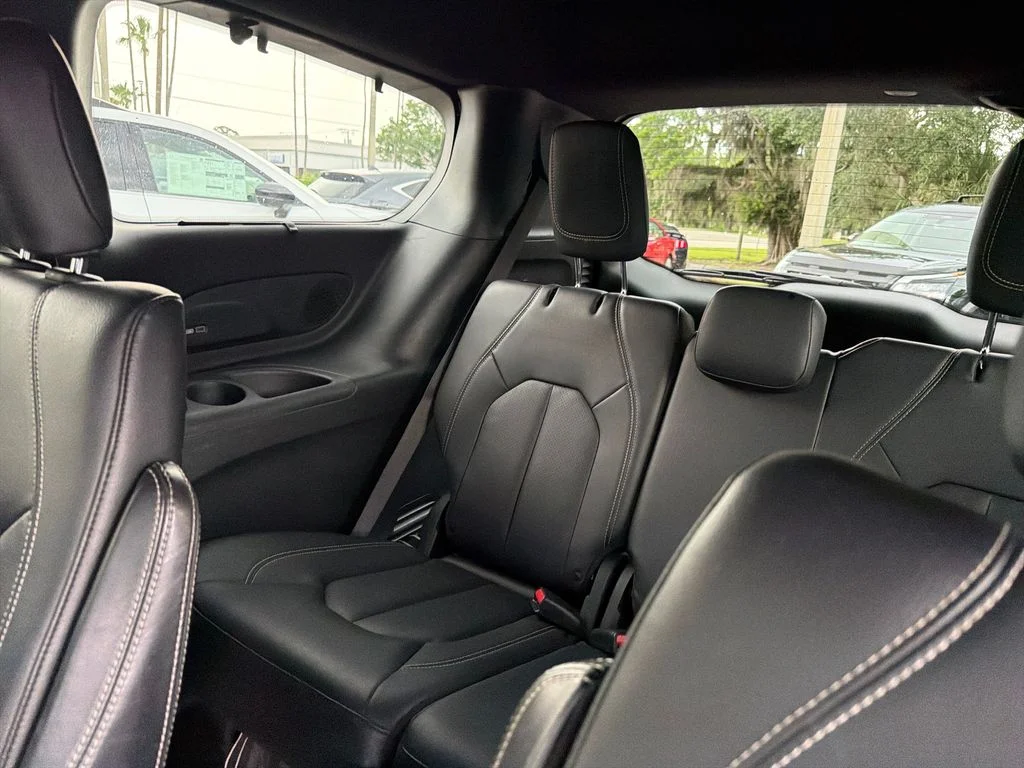 Used 2020 Black Chrysler Touring L Plus image 31
