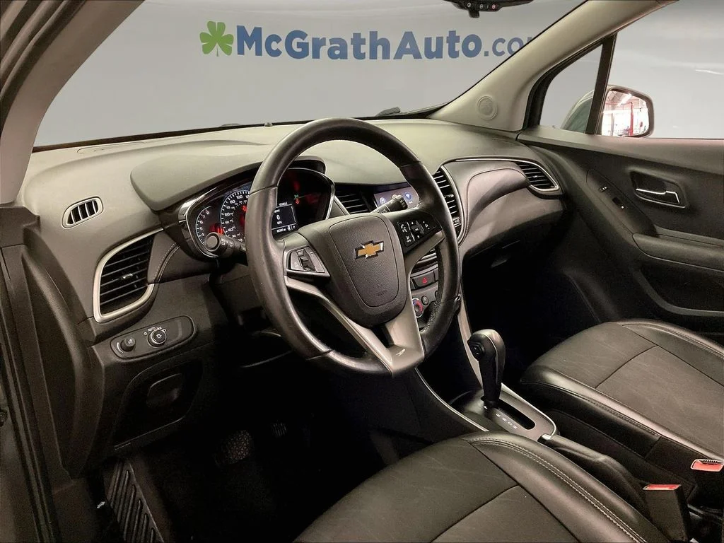 Used 2020 Gray Chevrolet LT image 17