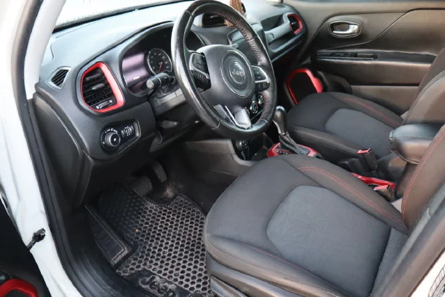 Used 2016 Alpine White Jeep Trailhawk image 6