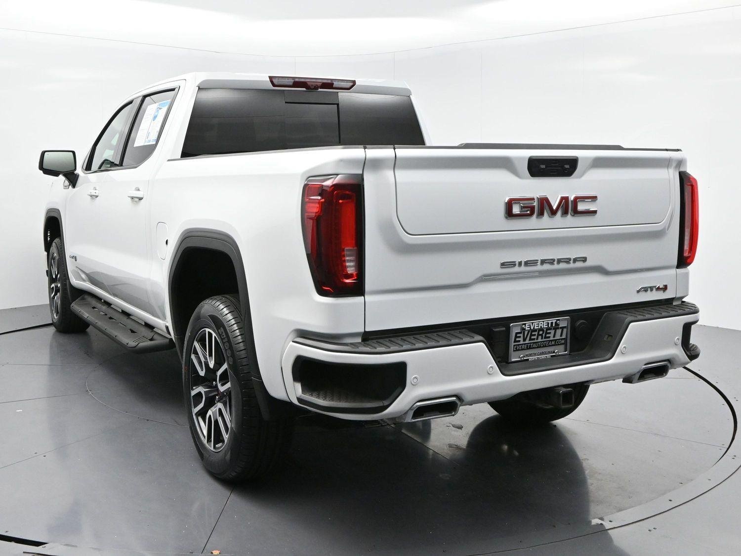 Used 2025 Summit White GMC AT4 image 4