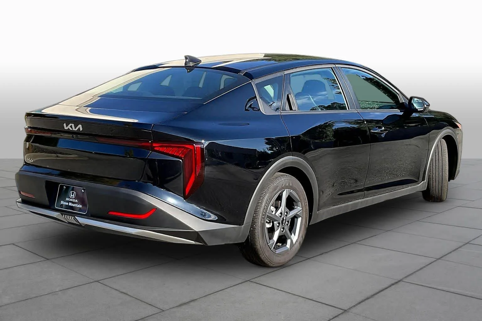 Used 2025 Aurora Black Pearl Kia LXS image 13