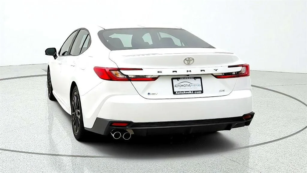 Used 2025 Ice Cap Toyota SE AWD image 6