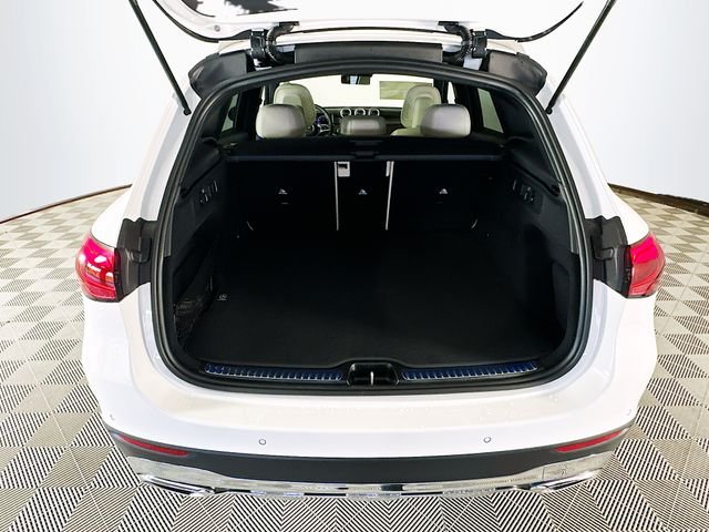 New 2026 Polar White Mercedes-Benz GLC 300 image 26