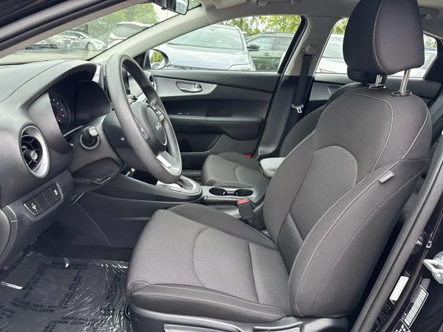 Used 2023 Black Kia LXS image 13