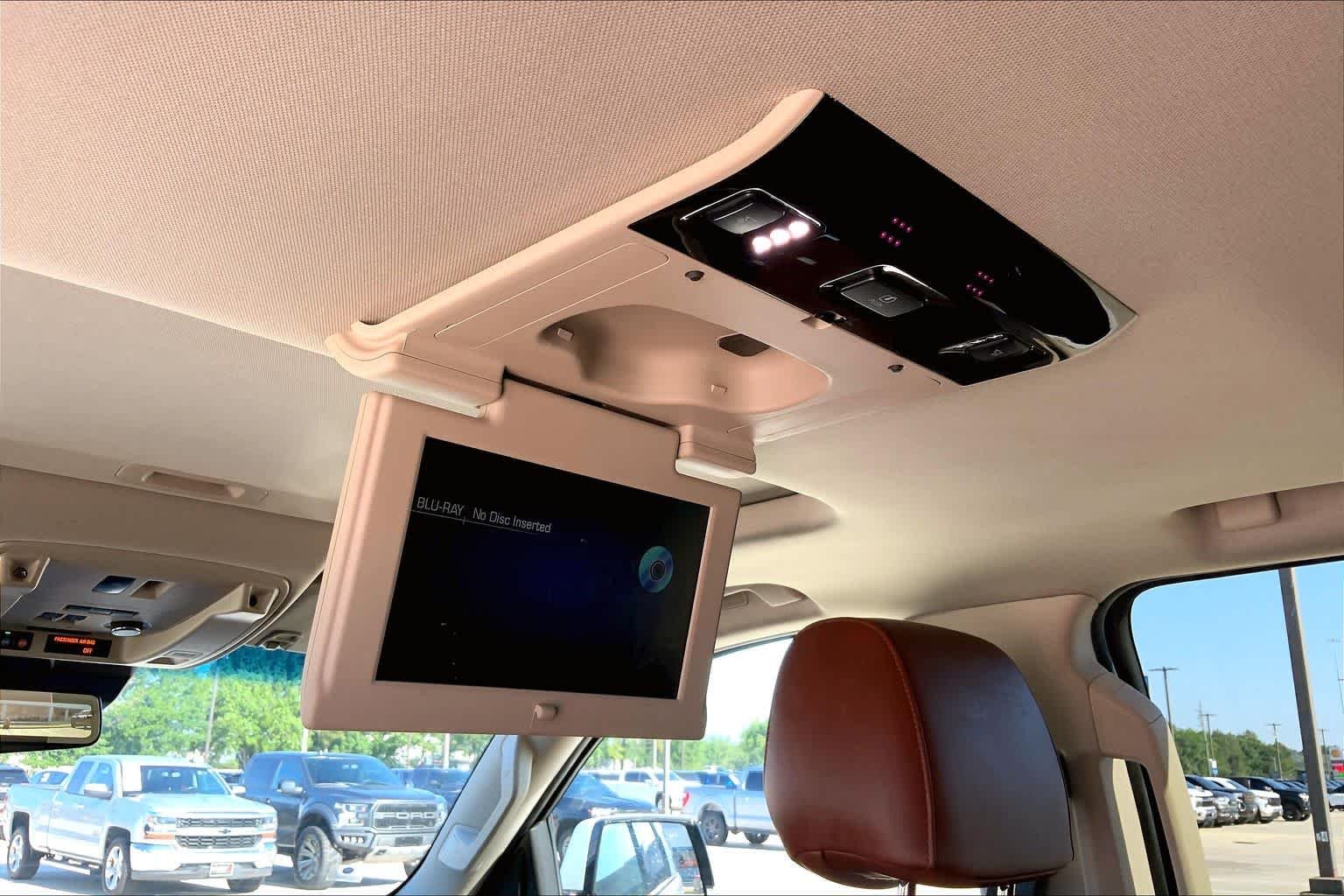 Used 2019 Crystal White Tricoat Cadillac Premium Luxury image 34