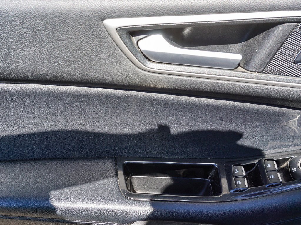 Used 2018 White Ford SEL image 19