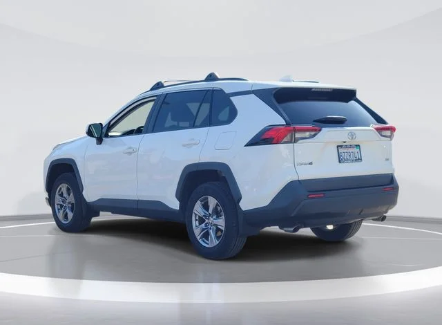 Used 2022 White Toyota XLE image 3