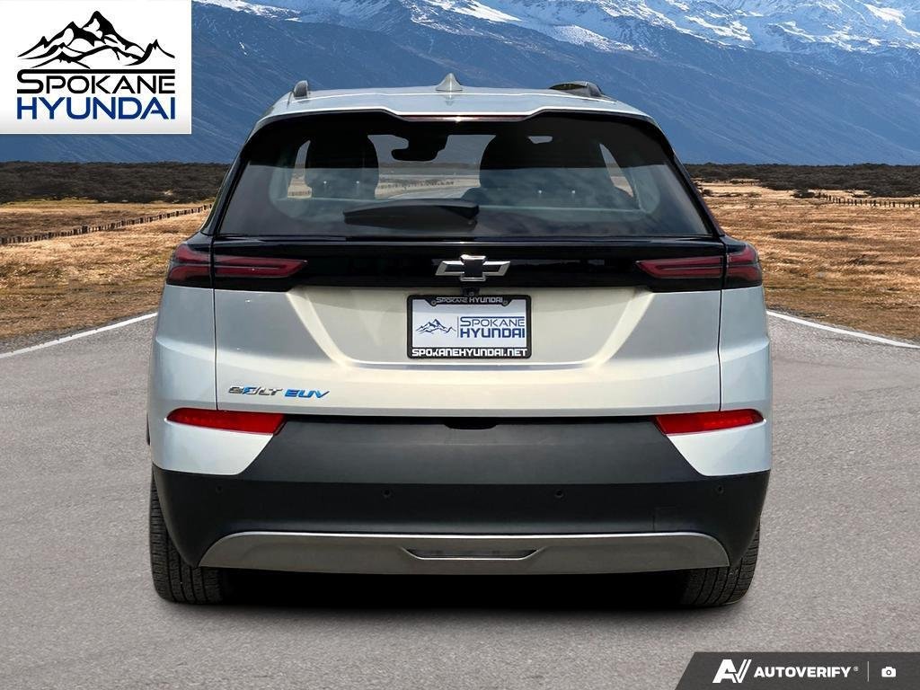 Used 2022 Silver Flare Metallic Chevrolet Premier image 4