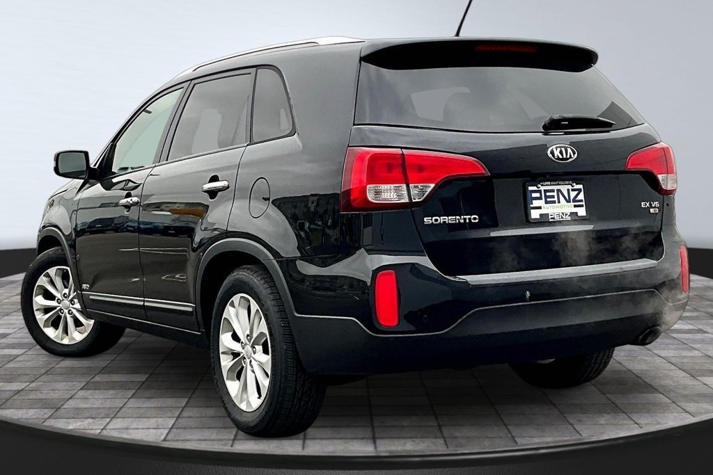 Used 2014 Black Kia EX image 4