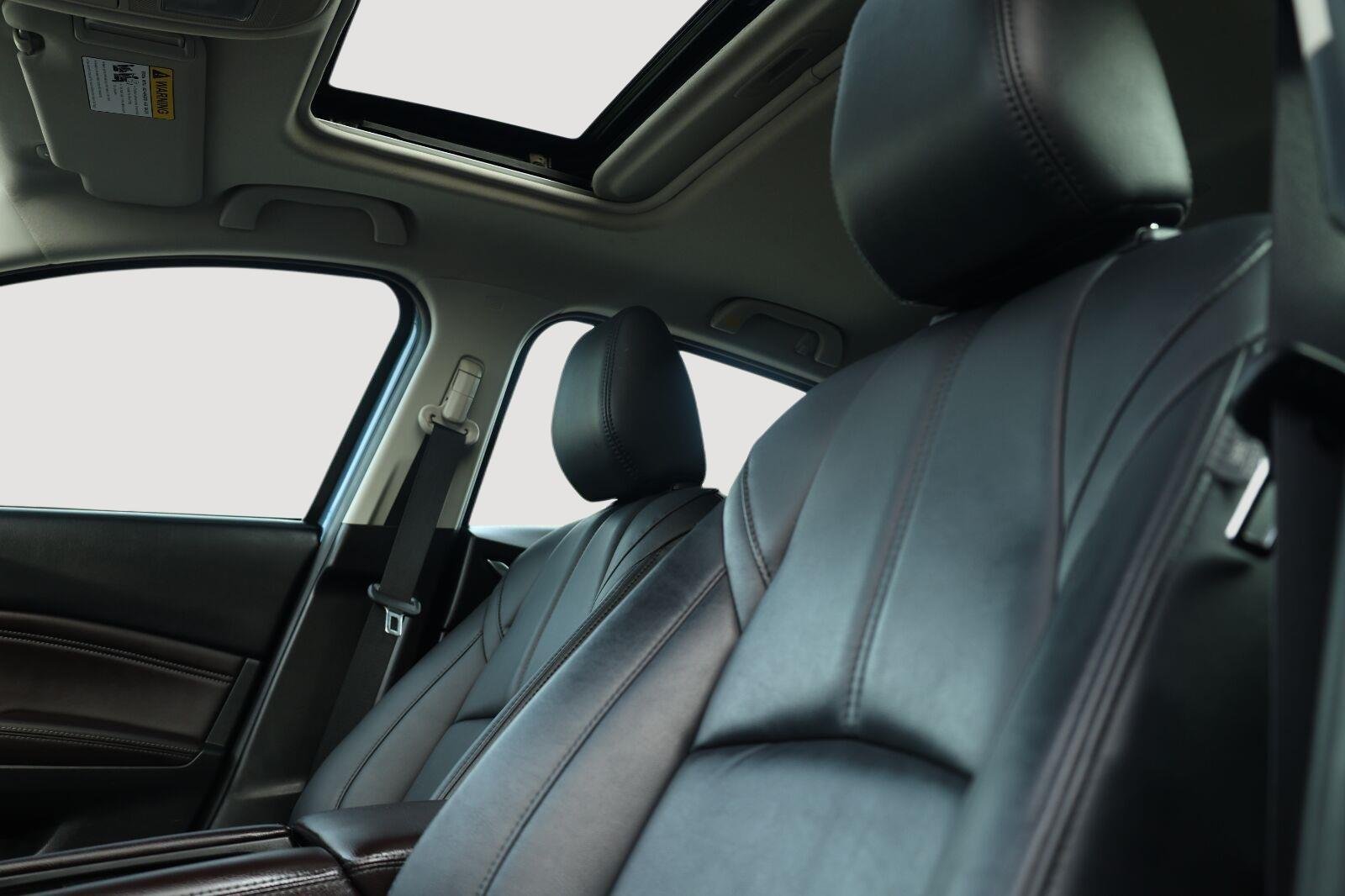 Used 2018 Eternal Blue Mica Mazda Touring image 15