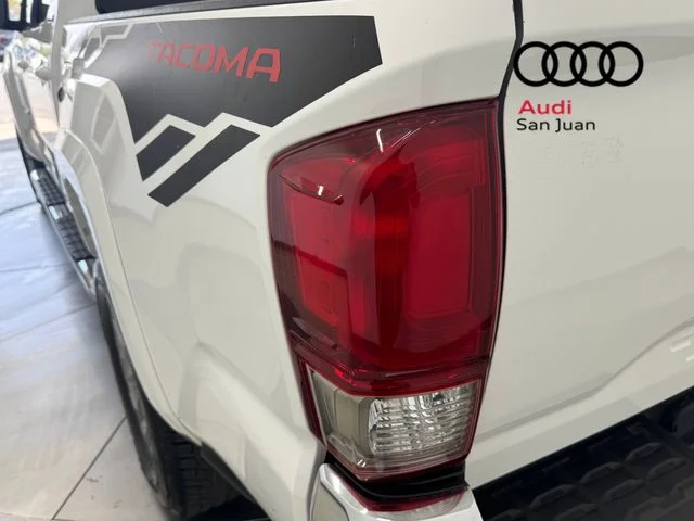 Used 2017 White Toyota SR5 image 11
