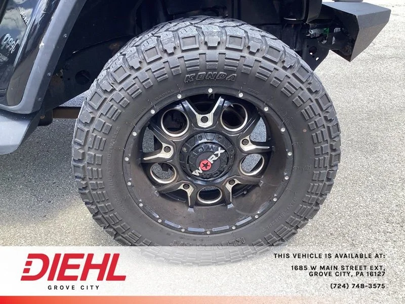 Used 2018 Black Jeep Unlimited Sahara image 6