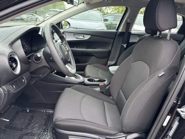 Used 2023 Black Kia LXS image 13