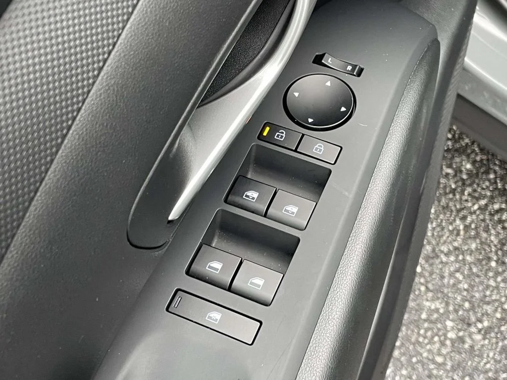 Used 2026 Hampton Gray Hyundai SEL image 6