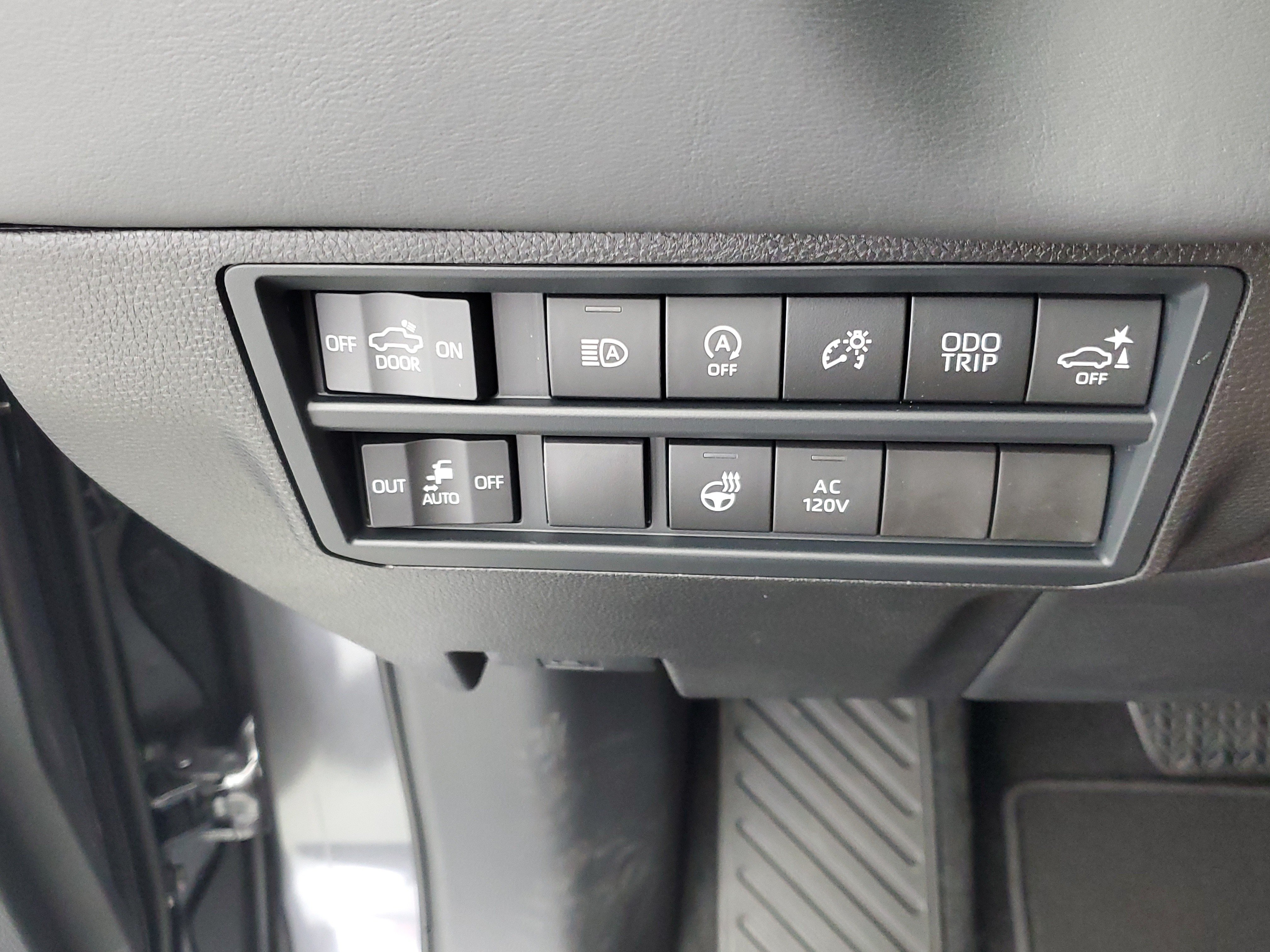New 2026 Magnetic Gray Metallic Toyota  Platinum image 31