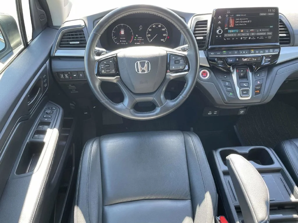 Used 2025  Honda EX-L image 24