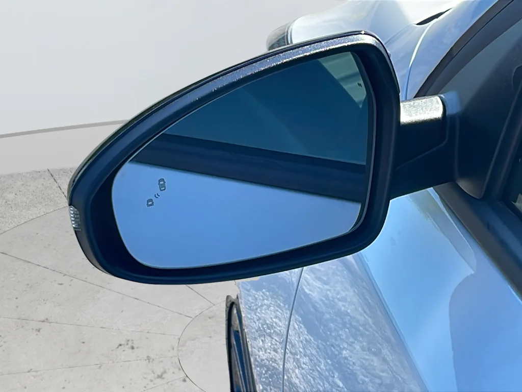 Used 2023 White Kia GT image 39