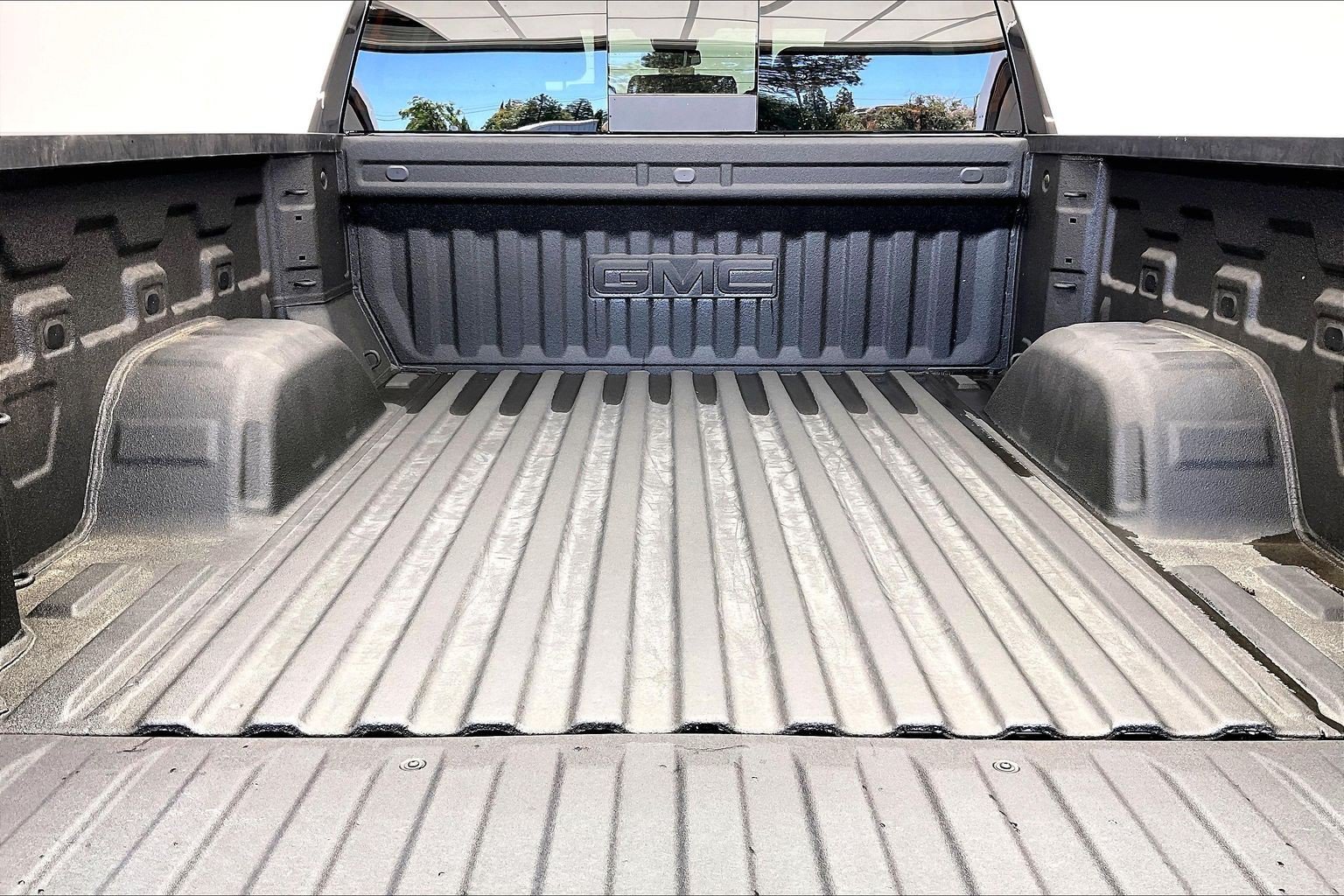 New 2026 Onyx Black GMC Elevation image 11