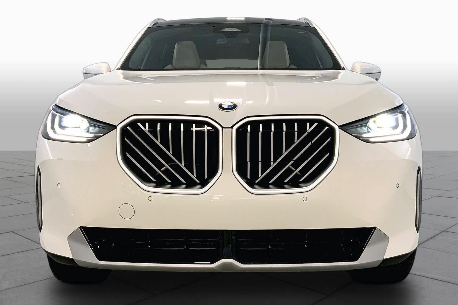 New 2026 Alpine White BMW 30 xDrive image 3