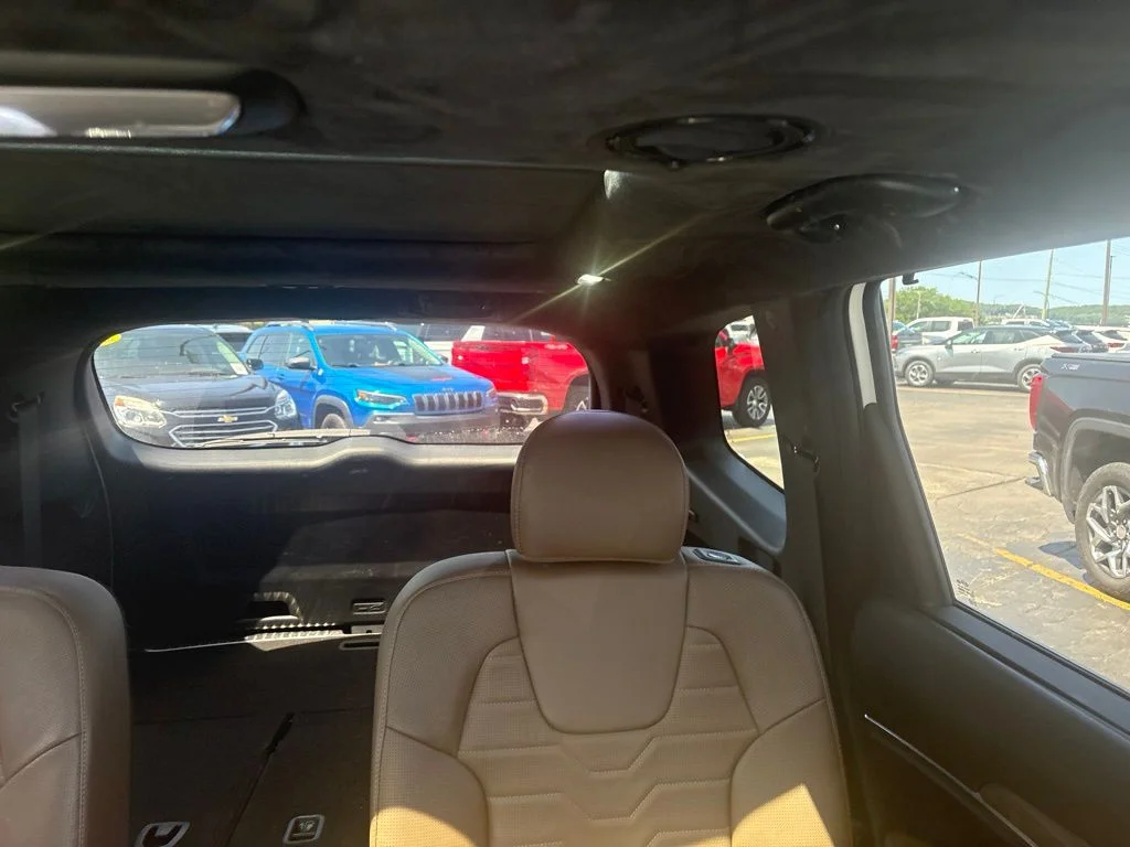 Used 2021 White Pearl Kia SX image 11