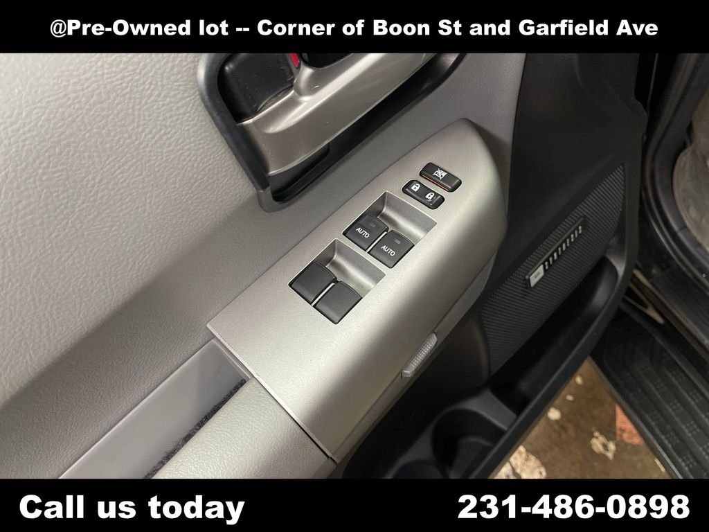 Used 2008  Toyota Limited image 15
