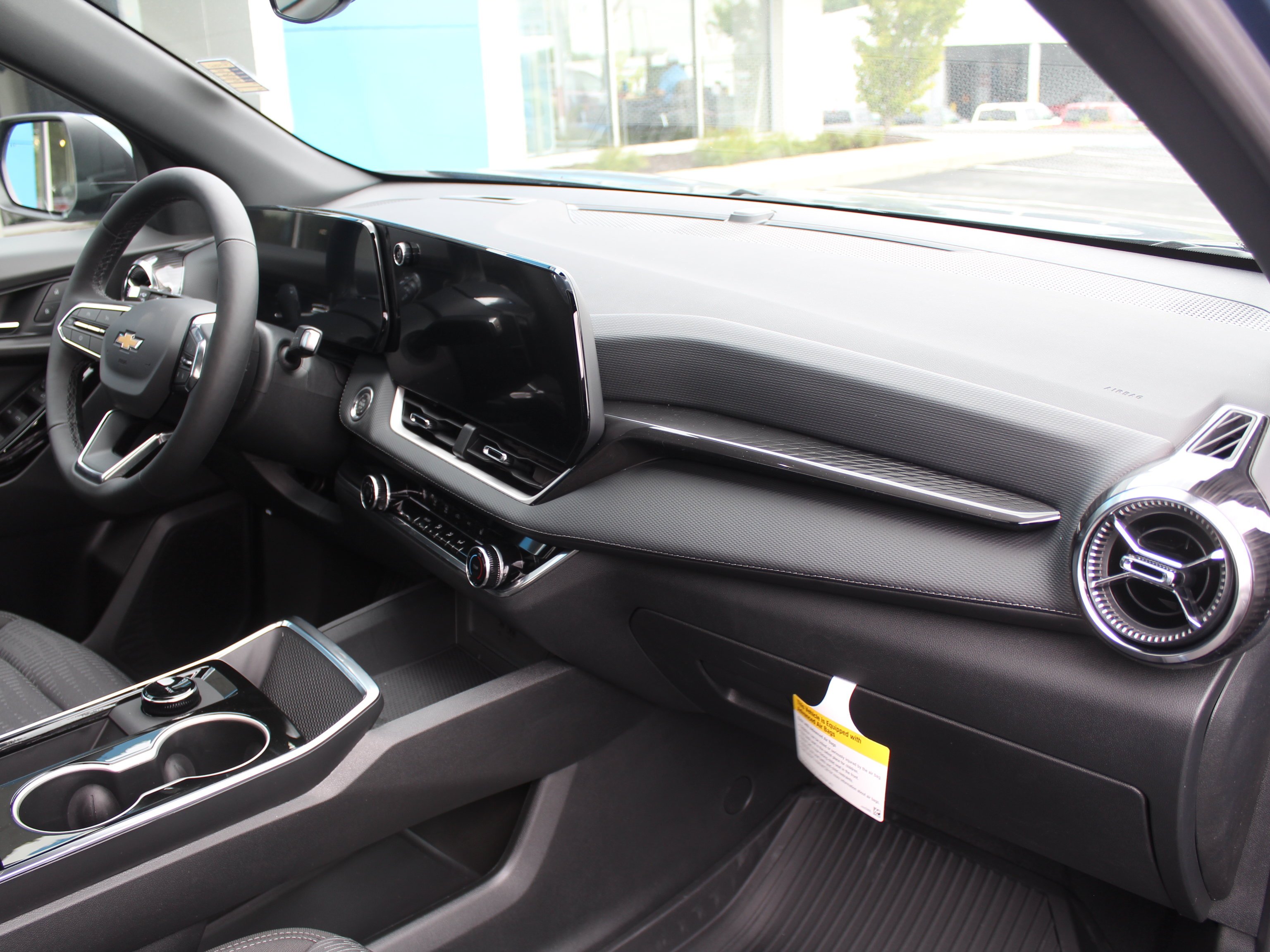 2027 Chevrolet Equinox LT - Photo 18