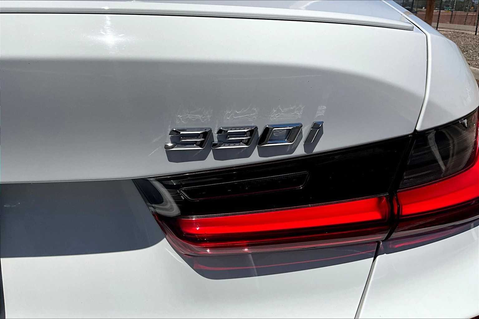 Used 2022 Alpine White BMW 330i image 10