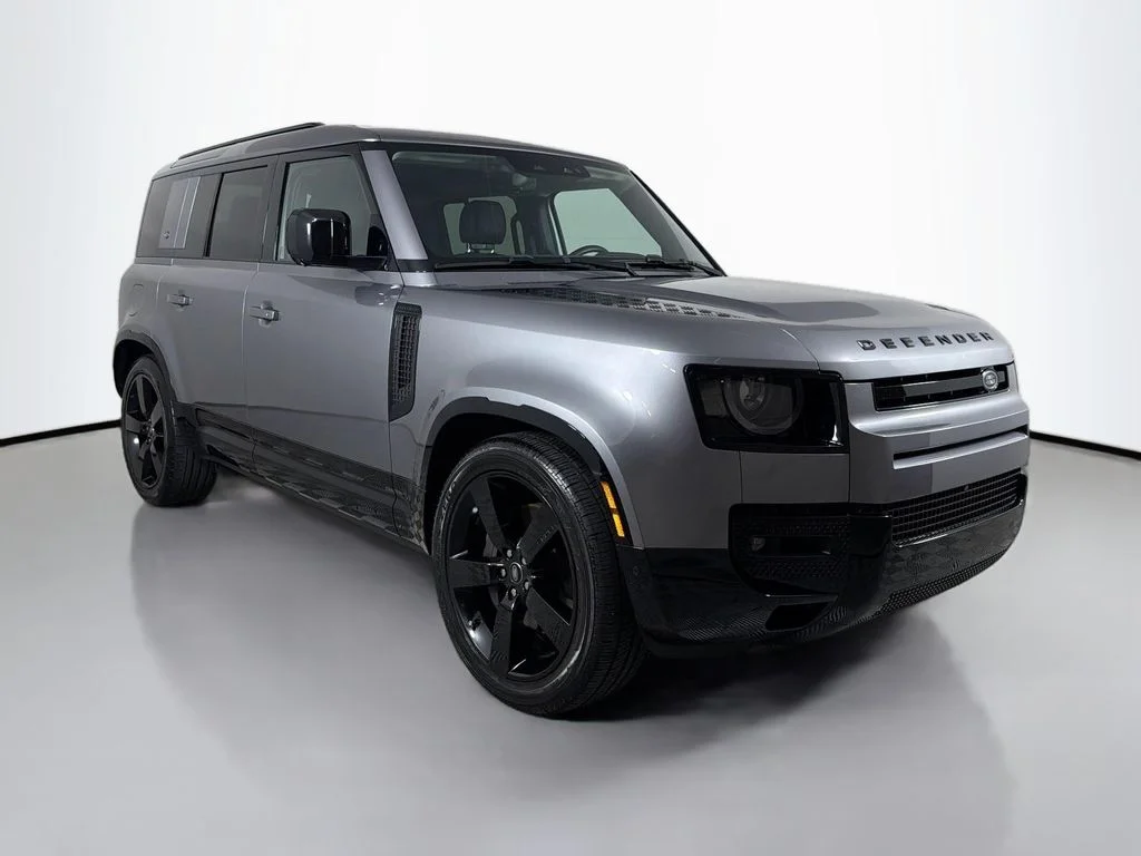 Certified Used 2024 Eiger Gray Metallic Land Rover X-Dynamic SE image 3
