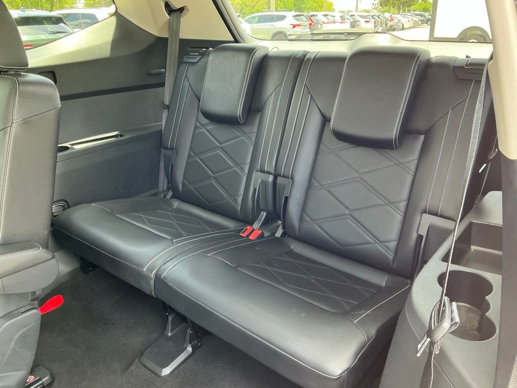 Used 2024  Volkswagen 2.0T SE w/Technology image 35