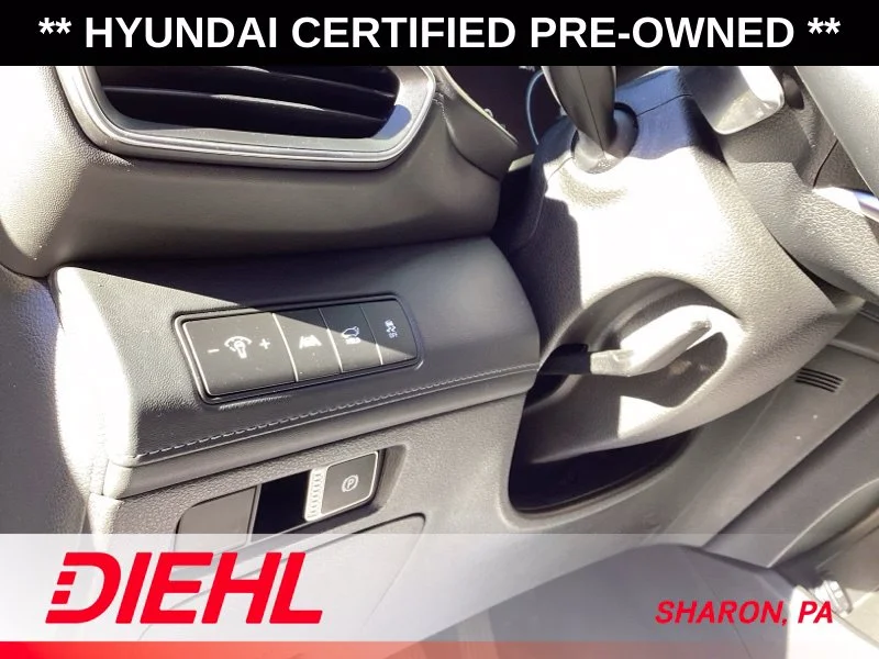 Used 2023 White Hyundai SEL image 25