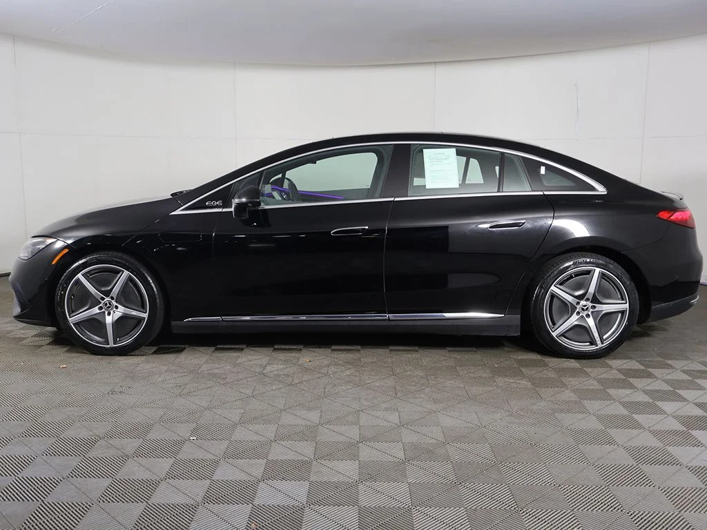 Used 2023 Black Mercedes-Benz 500 Sedan image 17