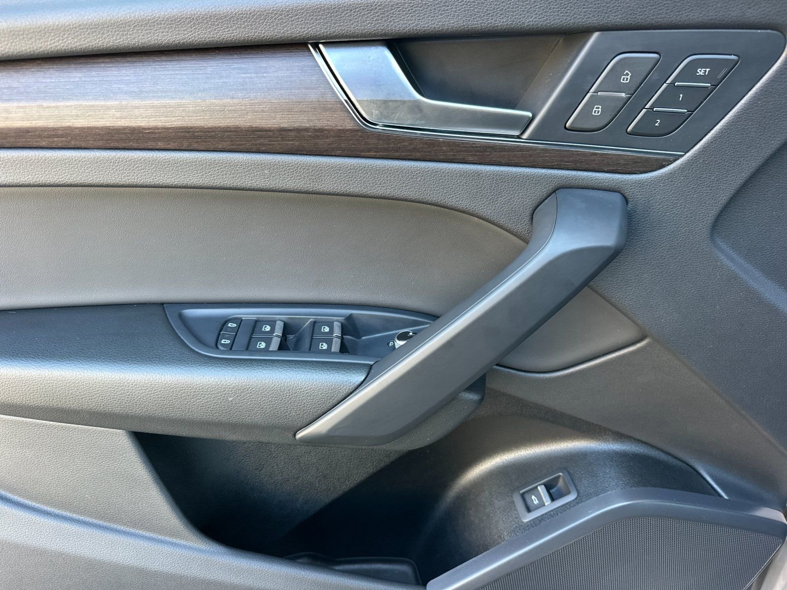 Used 2024  Audi 45 S line Premium image 10