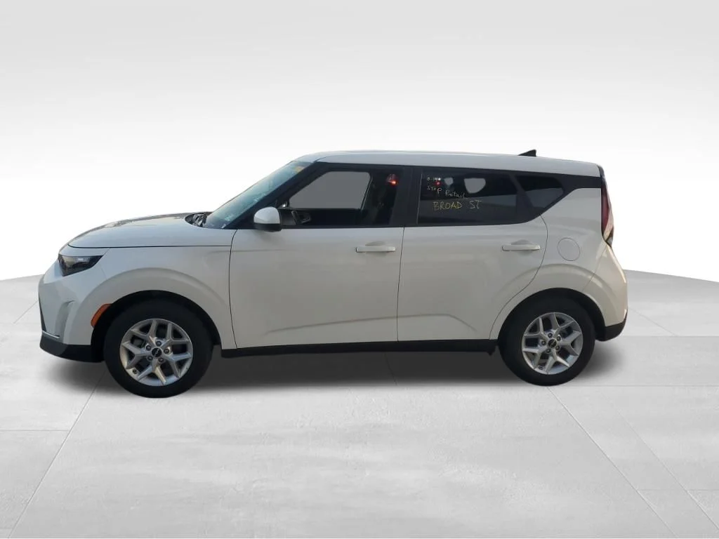 Used 2025 White Kia LX image 2