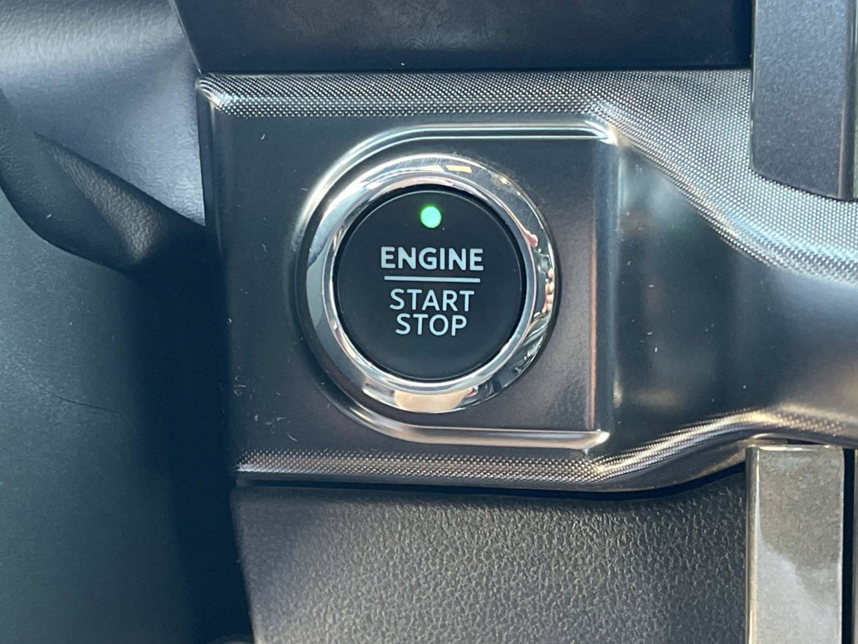 Used 2023 White Metallic Ford Tremor image 39