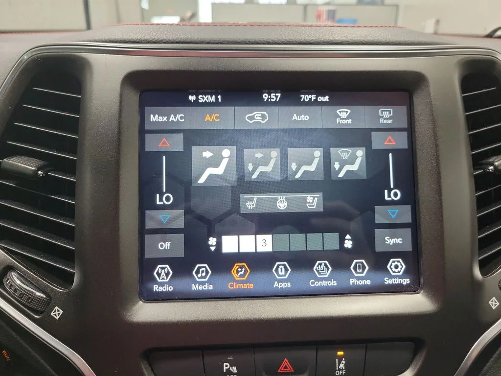 Used 2022 White Jeep Trailhawk image 45